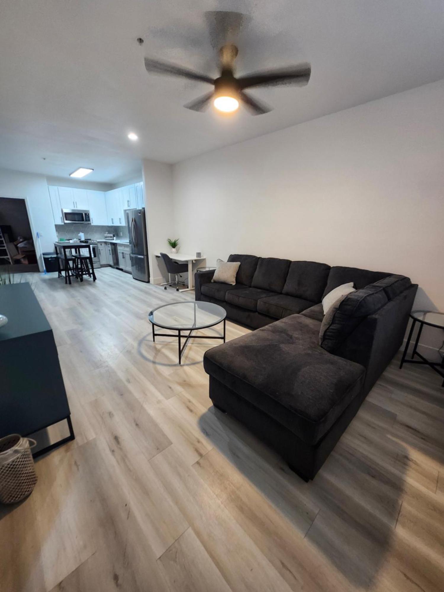 Westgate Entertainment District, Walk To Events, Wifi, Free Parking Leilighet Glendale Eksteriør bilde
